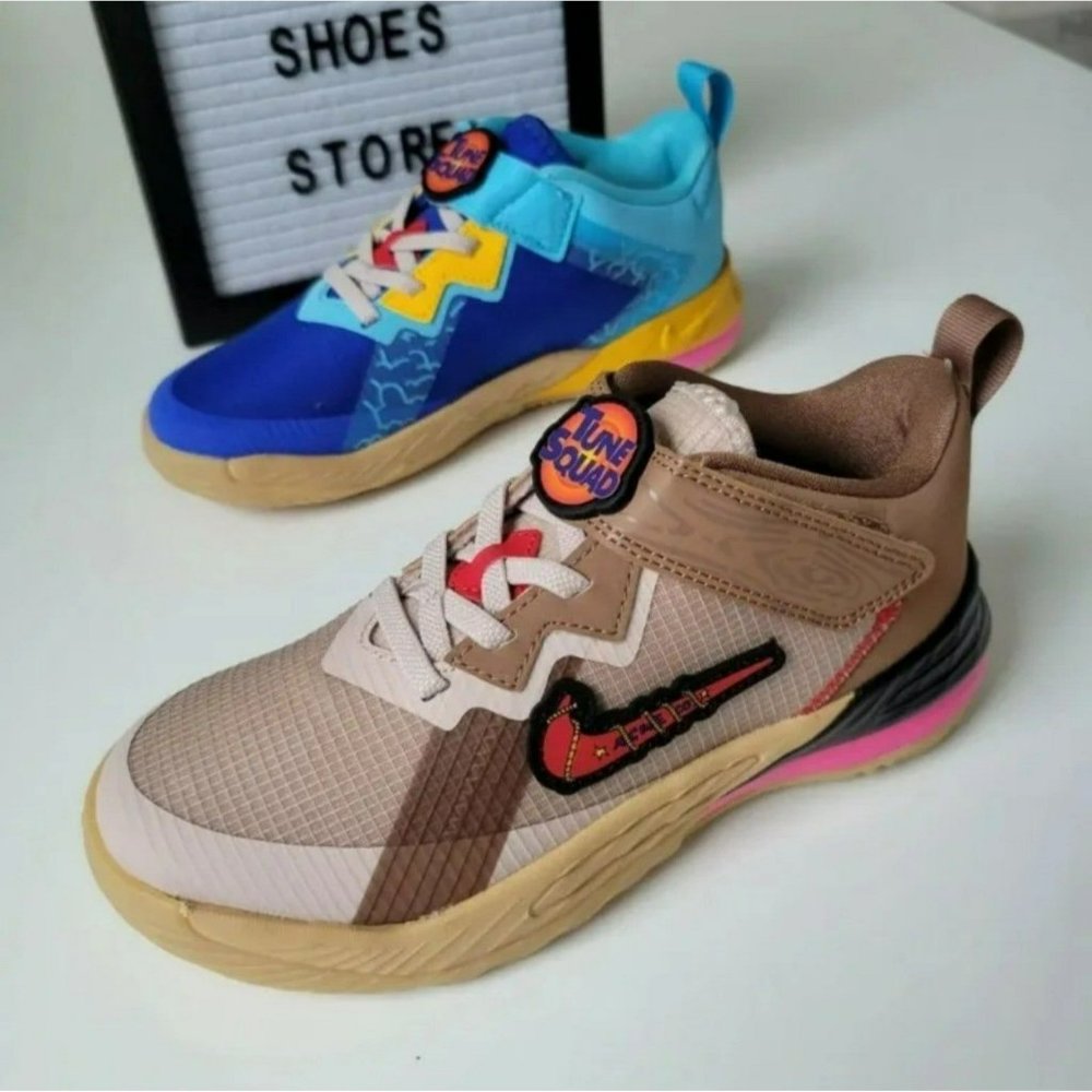 O34 SIZE 8C NIKE LEBRON XVIII LOW MULTICOLOR TUNE SQUAD DJ3762 401